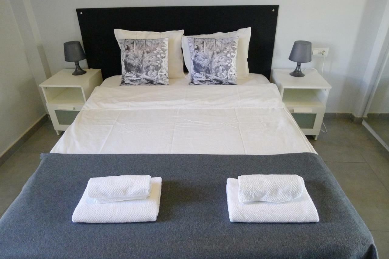 Cala Balmins Sea View Apartment Ситжес Екстериор снимка